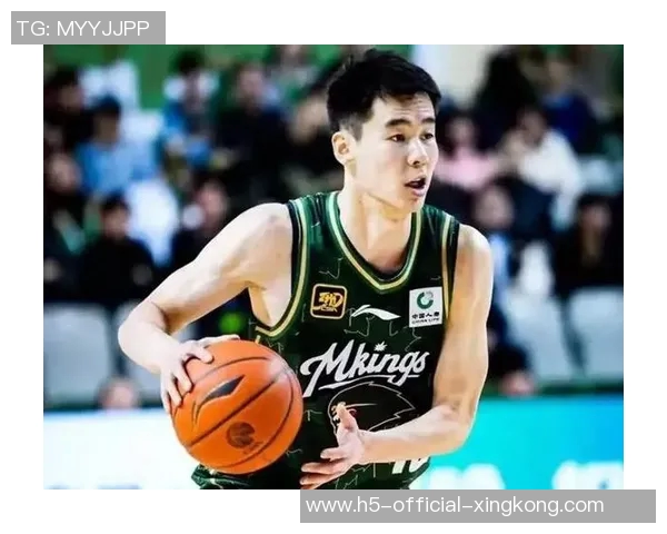 郭昊文：从篮球新星到职业生涯的辉煌转折与未来展望