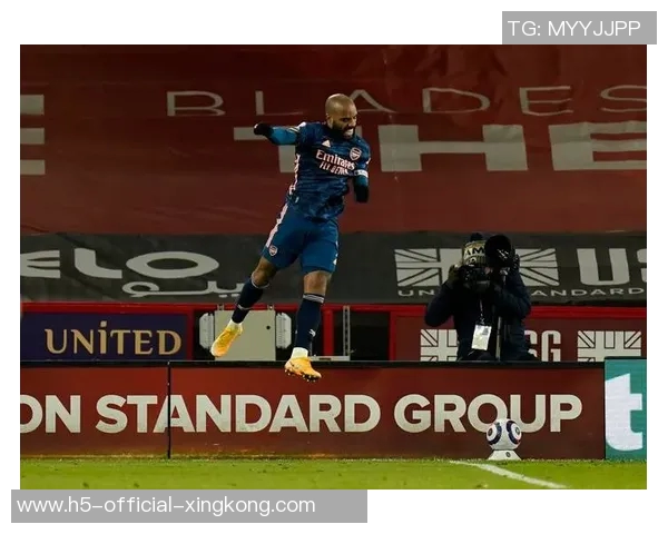 阿尔克马尔主场迎战赫拉克勒斯全力争胜展现实力与斗志